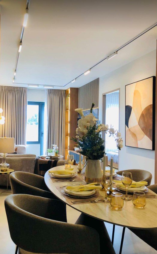 CALLE CENTRALE CONDOMIUM- 2- BEDROOM UNIT (FACING EASTWOOD) image 2