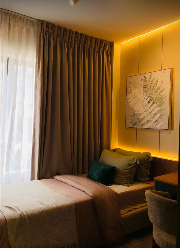 CALLE CENTRALE CONDOMIUM- 2- BEDROOM UNIT (FACING EASTWOOD) image 3