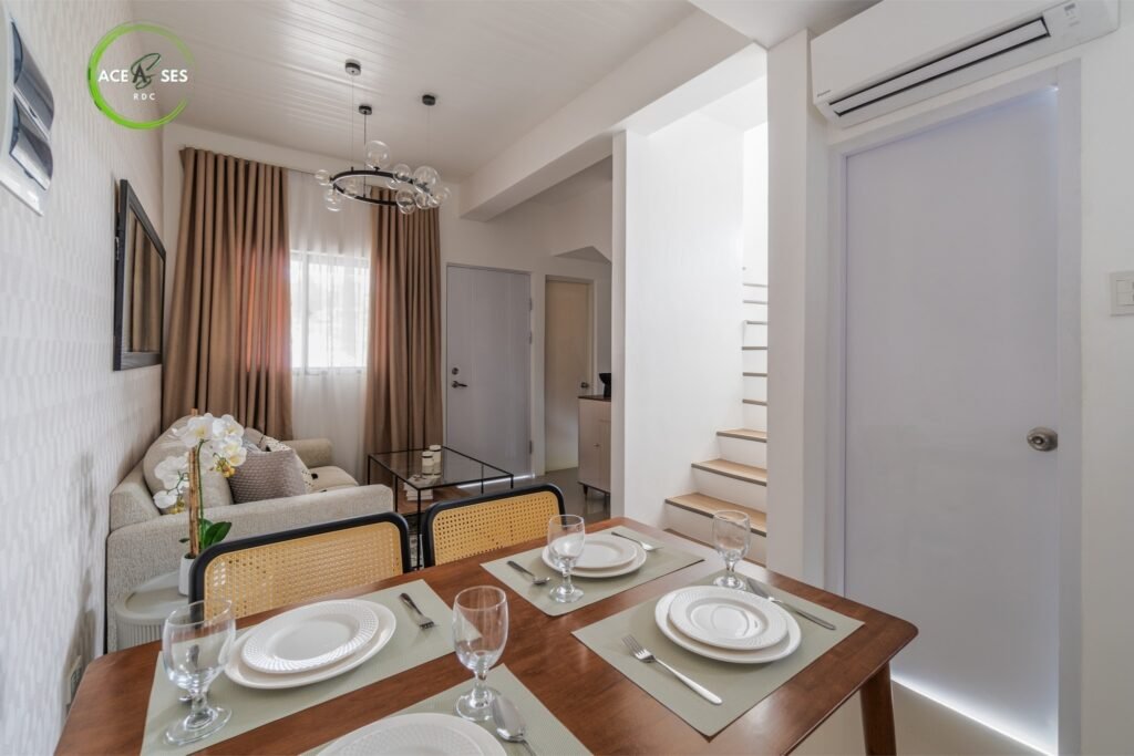 EASTON PARK-UNIT A TOWNHOUSE CORNER image 2