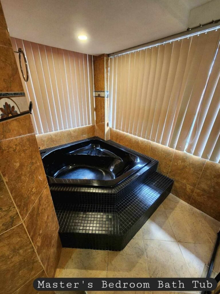 HOUSE AND LOT-TOWN AND COUNTRY EXECUTIVE VILLAGE image 5